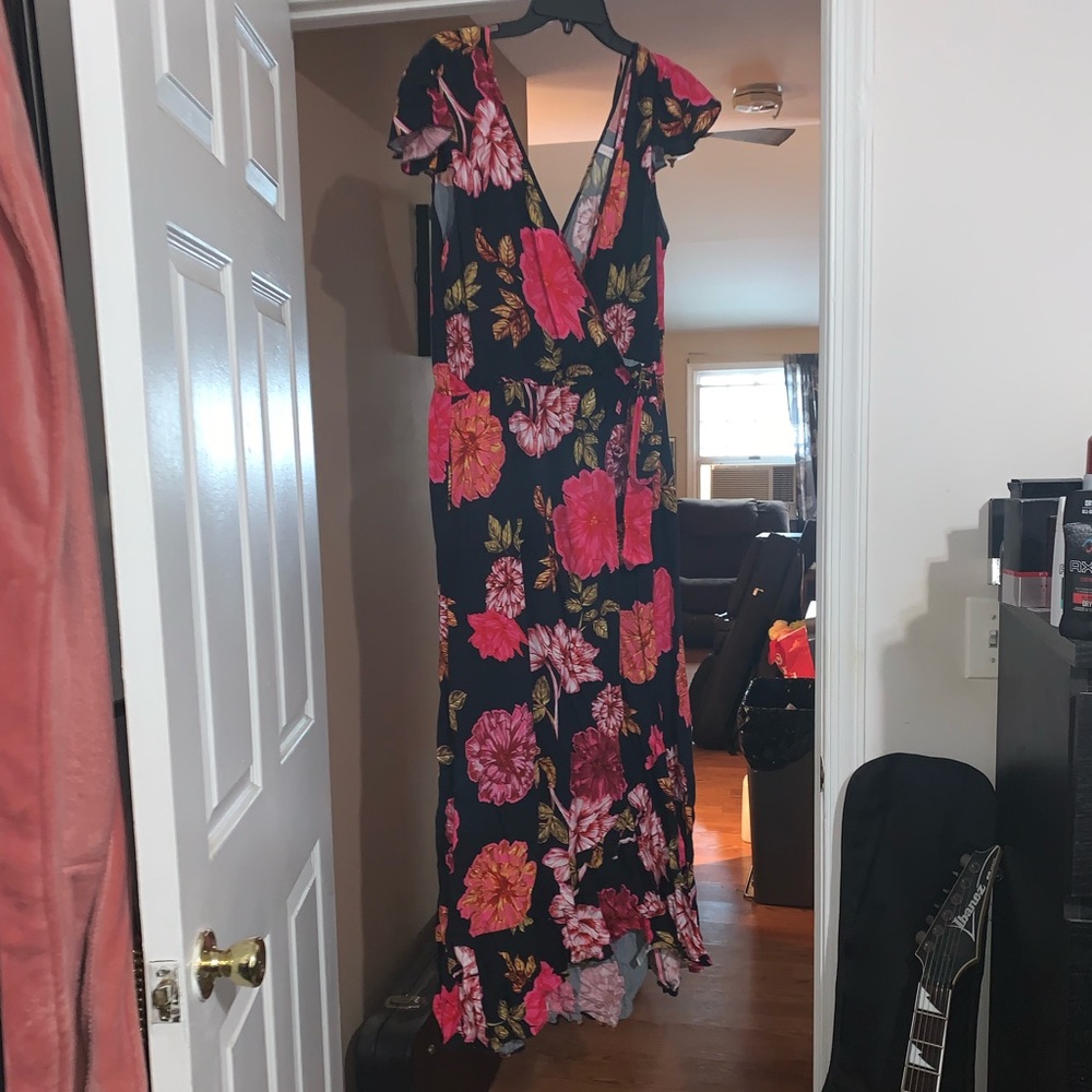 Women’s flowy maxi dress